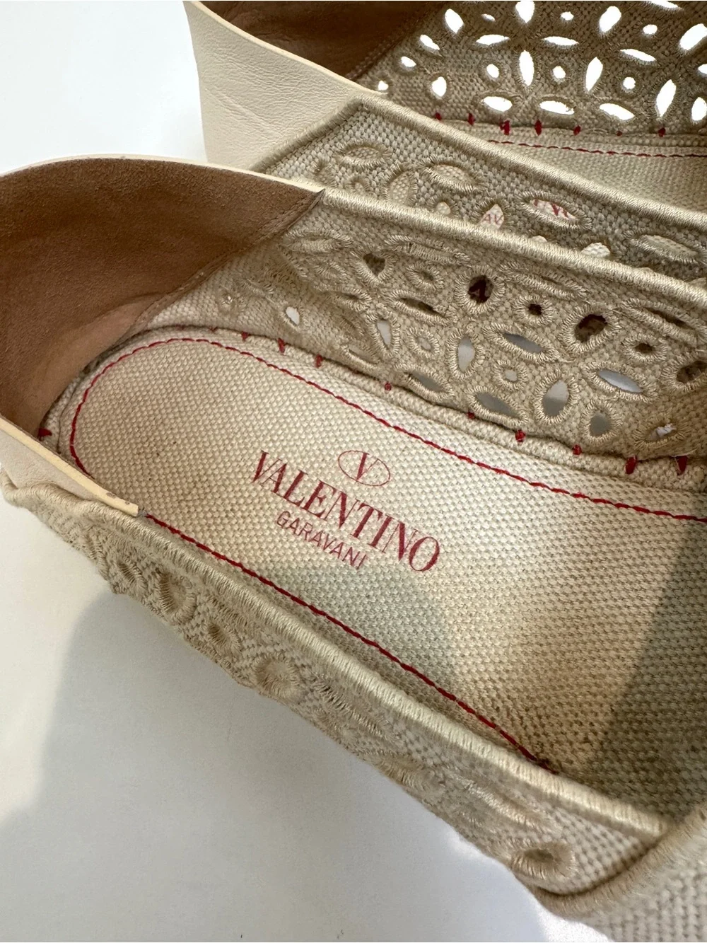 Valentino Garavani Atelier 08 Edition Espadrille Beige Red Trim Flats 39 Shoes
